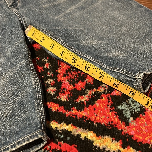 Levi’s Bermuda Shorts with Red, White and Blue accents - Picture 9 of 9